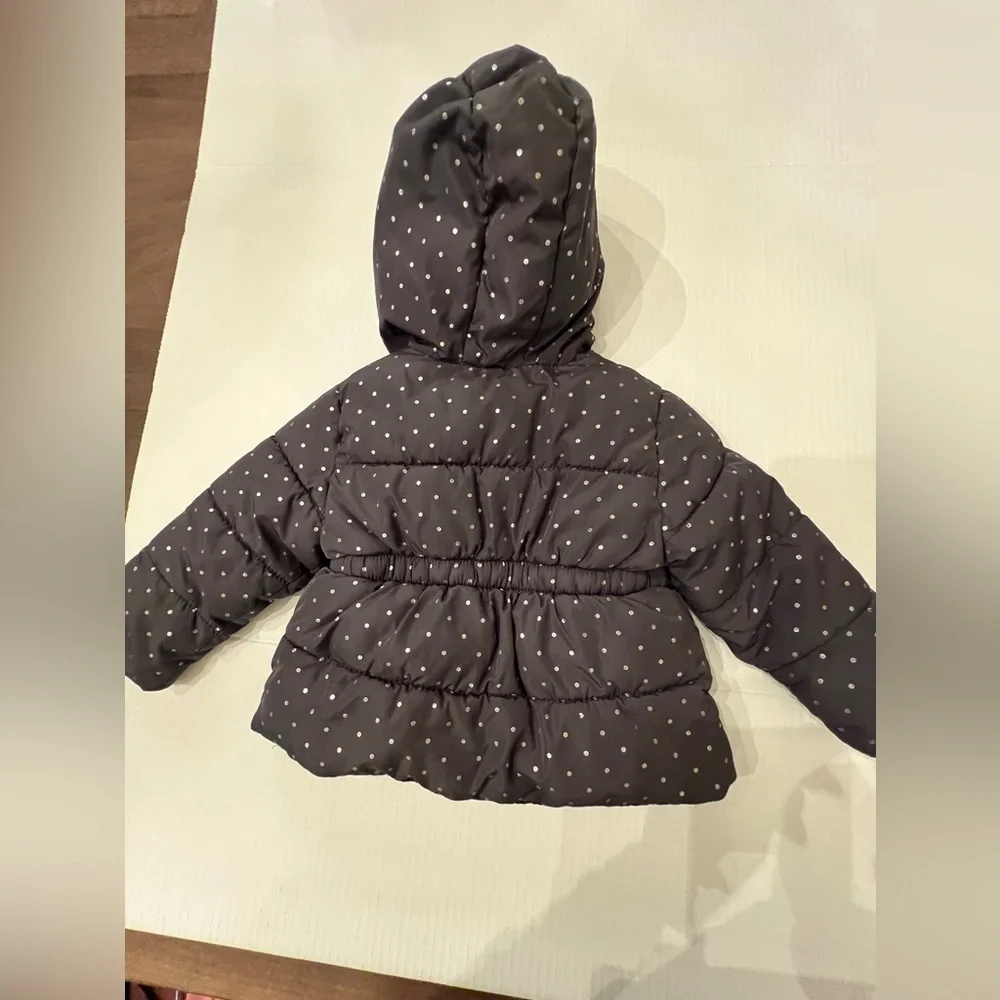 OLD NAVY BABY’s UNISEX PUFFER JACKET  W/HOOD.  GRAY W/ SILVER DOTS. 18-24 MONTHS
